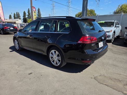 Used 2015 Volkswagen Golf TDI SE FWD image 2