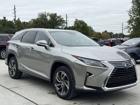 Used 2018 Lexus RX 450hL Luxury w/ Accessory Package AWD/4WD image 3