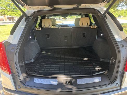 Used 2017 Cadillac XT5 Luxury w/ Driver Awareness Package FWD image 31