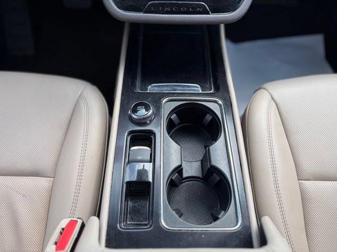 Used 2022 Lincoln Corsair AWD w/ Premium Package image 30