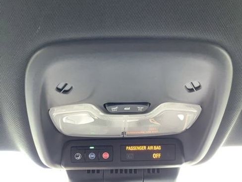 Used 2023 Chevrolet Colorado Z71 w/ Z71 Convenience Package 2 AWD/4WD image 27
