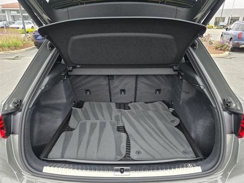 New 2025 Audi Q3 2.0T Premium image 13