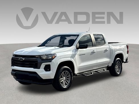 Used 2023 Chevrolet Colorado LT w/ LT Convenience Package II image 3