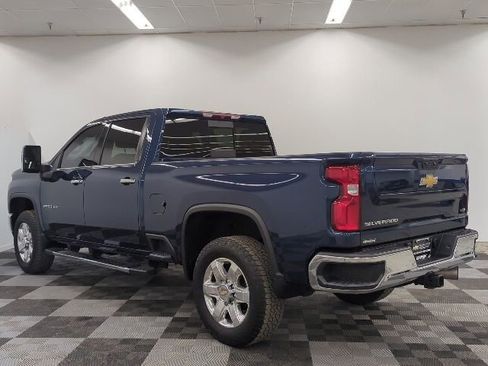 Used 2022 Chevrolet Silverado 2500 LTZ w/ LTZ Convenience Package AWD/4WD image 5