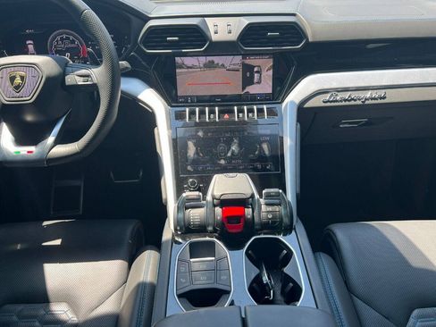 Used 2021 Lamborghini Urus AWD/4WD image 21