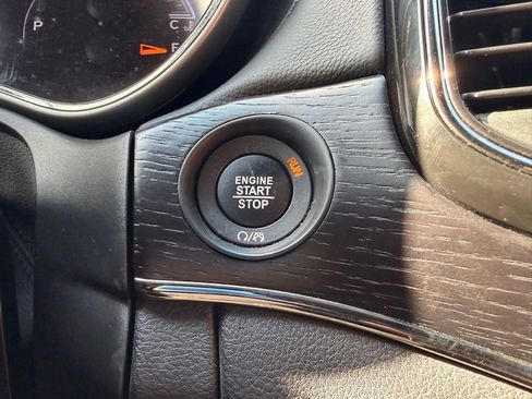 Used 2020 Jeep Grand Cherokee High Altitude AWD/4WD image 18
