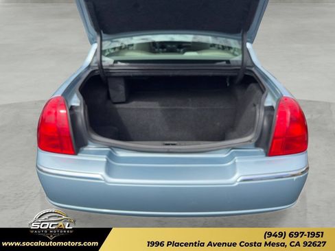 Used 2008 Lincoln Town Car Signature Limited RWD image 34