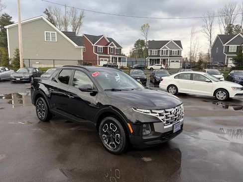 Used 2023 Hyundai Santa Cruz SEL Premium image 2