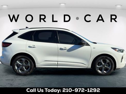 Used 2024 Ford Escape ST-Line w/ Equipment Group 301A FWD image 2