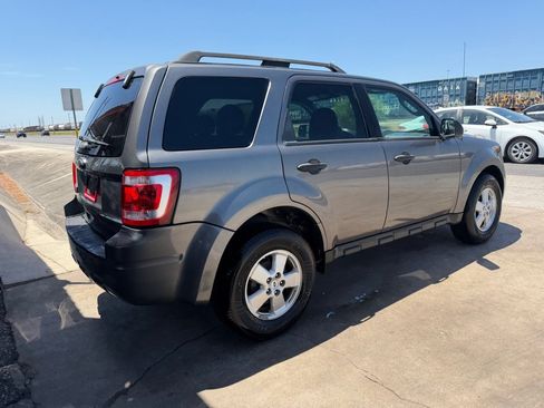Used 2011 Ford Escape XLT AWD/4WD image 33
