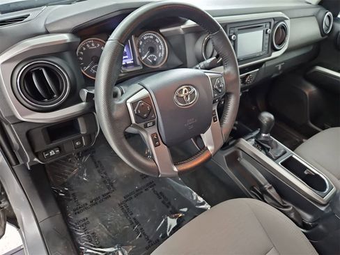 Used 2019 Toyota Tacoma SR5 image 2