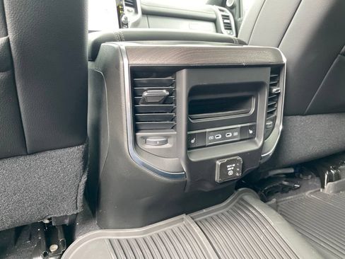 New 2026 RAM 2500 Laramie AWD/4WD image 15