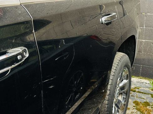 Used 2018 Chevrolet Tahoe 4WD image 10
