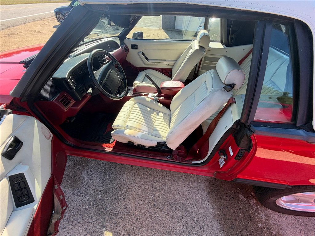 Used 1990 Ford Mustang LX RWD image 7