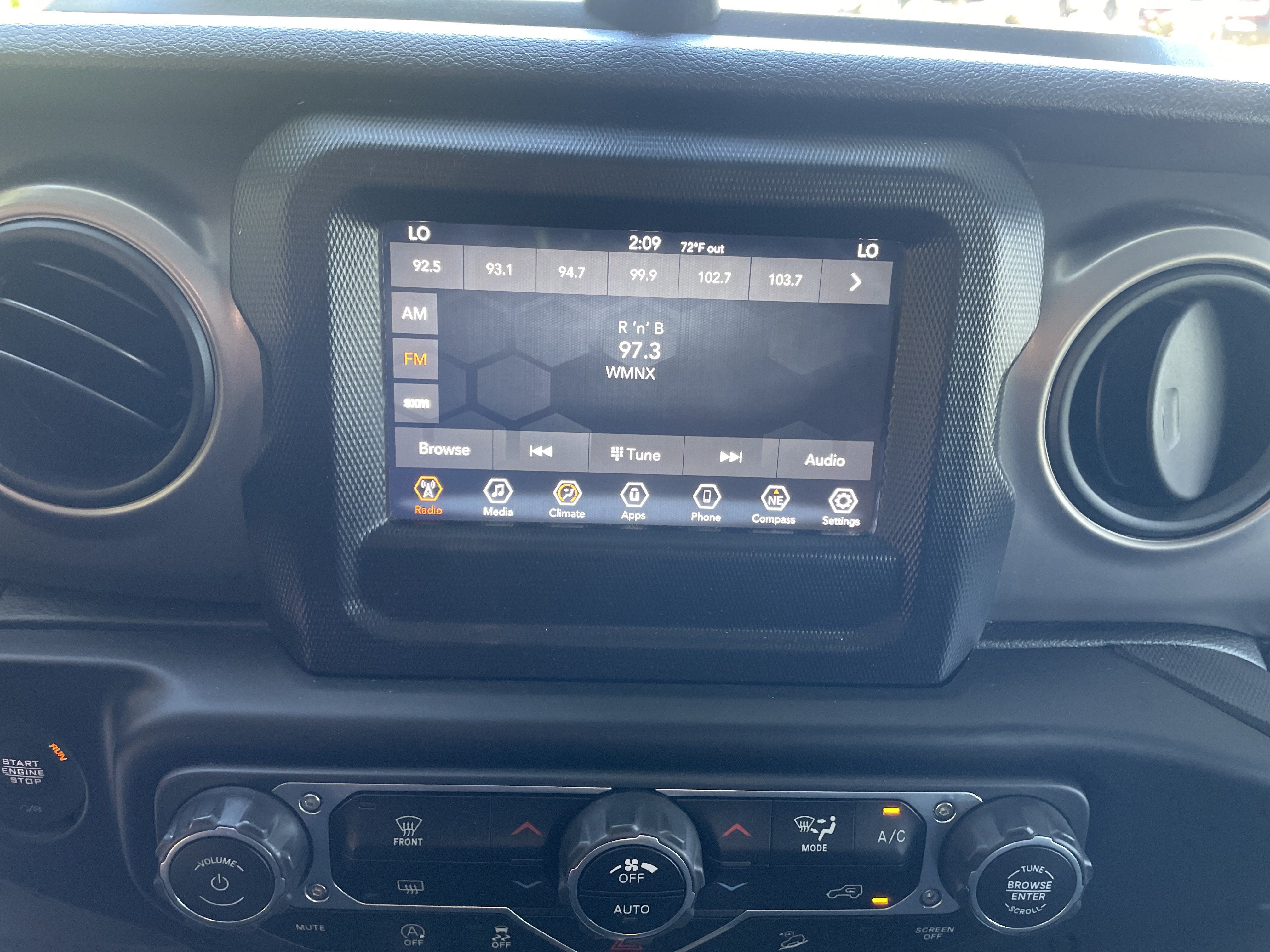 Used 2020 Jeep Wrangler Sport AWD/4WD image 22
