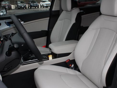 New 2026 Kia Sportage EX image 16