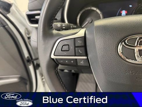 Used 2024 Toyota Highlander XSE FWD image 11