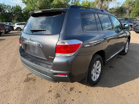 Used 2013 Toyota Highlander SE AWD/4WD image 6