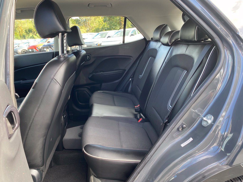 Certified 2024 Hyundai Venue Limited FWD image 14