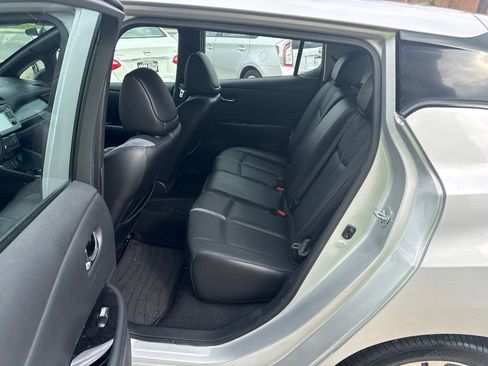 Used 2018 Nissan Leaf SL w/ SL Technology Package FWD image 12