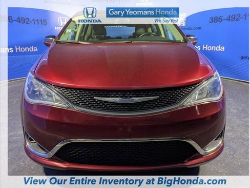 Used 2018 Chrysler Pacifica Limited image 8