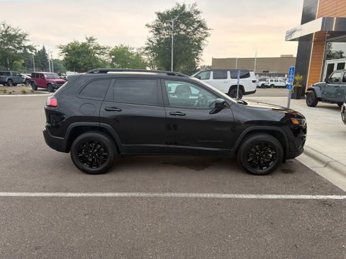 Used 2023 Jeep Cherokee Altitude Lux AWD/4WD image 4