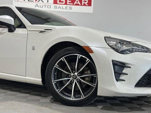 Used 2017 Toyota 86 RWD image 3