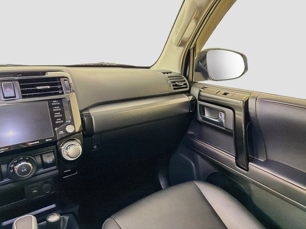 Used 2022 Toyota 4Runner TRD Off-Road Premium AWD/4WD image 24
