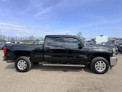 Used 2015 Chevrolet Silverado 2500 LT w/ LT Convenience Package image 3