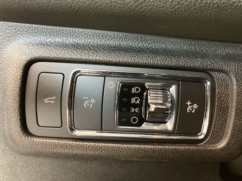 Used 2022 Lincoln Corsair Reserve w/ Equipment Group 201A image 14