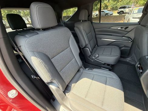 Used 2026 Chevrolet Traverse LT FWD image 28