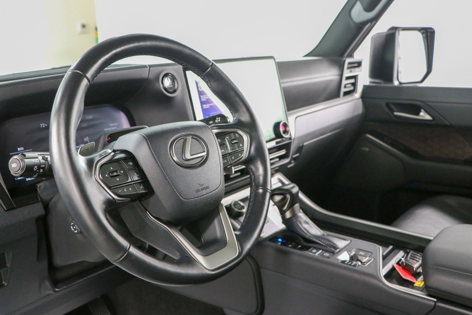 Used 2024 Lexus GX 550 w/ Accessory Package (Z1) AWD/4WD image 25