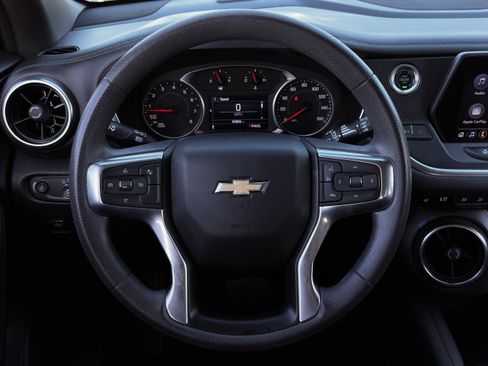 Used 2021 Chevrolet Blazer LT FWD image 18