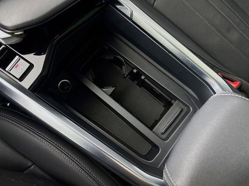 Used 2022 Audi e-tron Premium w/ Convenience Plus Package image 39