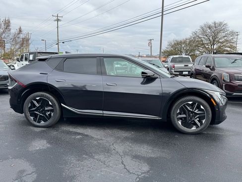 New 2025 Kia EV6 Wind image 2