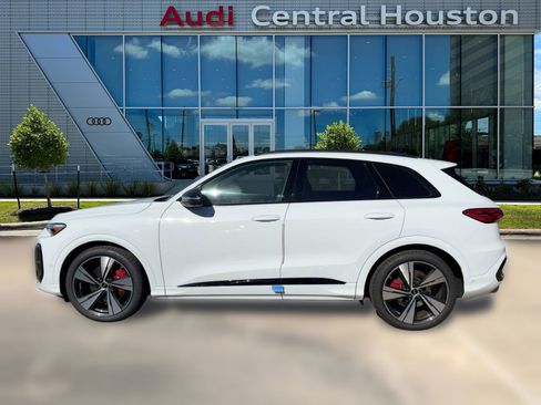 New 2025 Audi SQ5 Premium Plus image 2