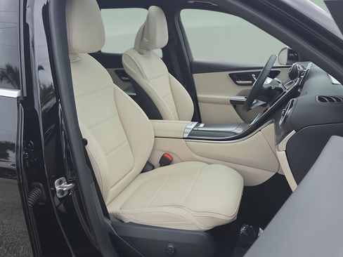Used 2026 Mercedes-Benz GLC 300 image 19