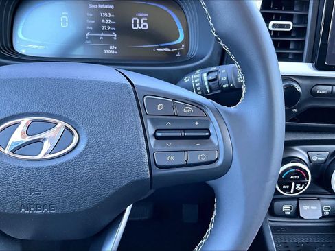 Used 2024 Hyundai Venue Limited FWD image 23