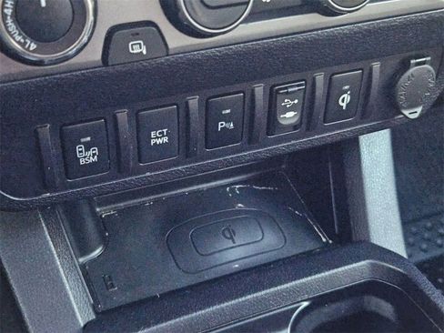 Used 2017 Toyota Tacoma image 30