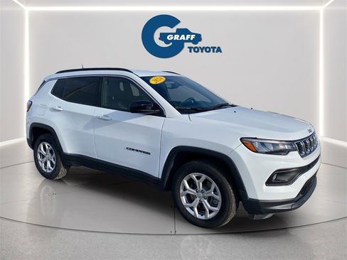 Used 2024 Jeep Compass Latitude image 18