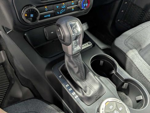 Used 2025 Ford Bronco 2-Door AWD/4WD image 29