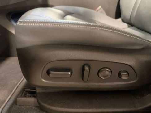 Used 2021 Buick Enclave Premium w/ Sun and Sites Package image 13