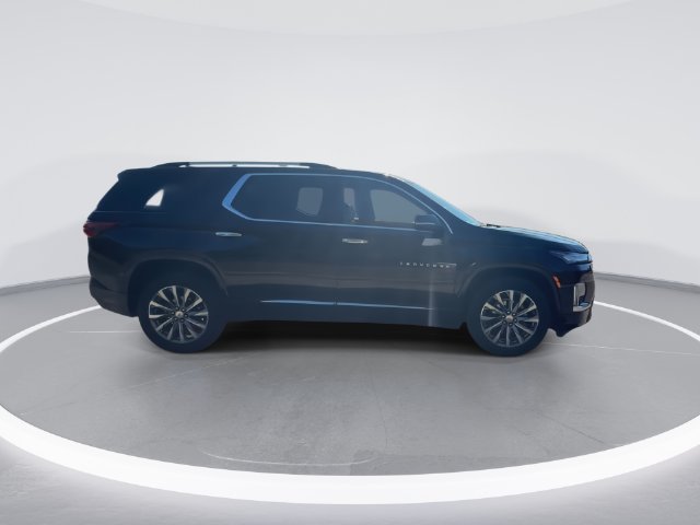 Used 2023 Chevrolet Traverse Premier FWD image 12