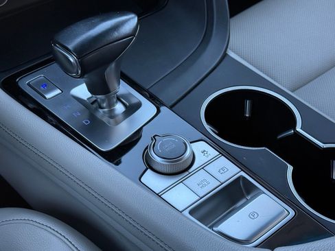 Used 2022 Genesis G70 2.0T image 31