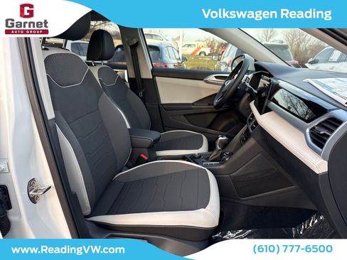 New 2026 Volkswagen Taos SE image 19