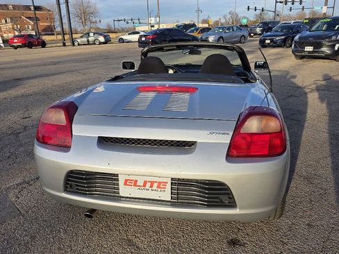 Used 2001 Toyota MR2 image 6