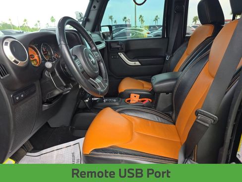 Used 2017 Jeep Wrangler Unlimited Rubicon w/ Connectivity Group AWD/4WD image 11