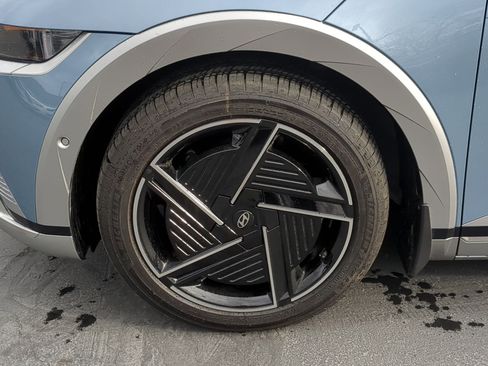 Used 2025 Hyundai Ioniq 5 Limited image 13