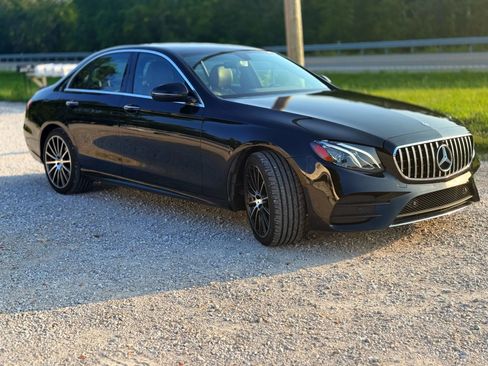 Used 2017 Mercedes-Benz E 300 E 300 4MATIC Sedan 4D image 7