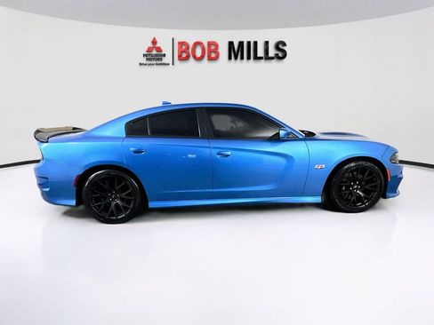 Used 2019 Dodge Charger Scat Pack RWD image 8